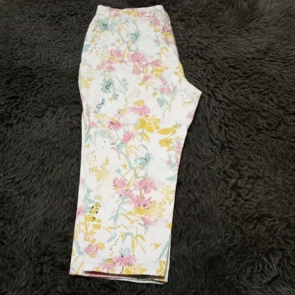 Charter Club Capris Bristol Floral White Capri  Size  14P